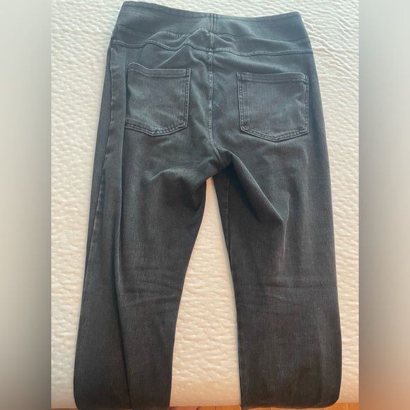 Halara High Waisted Jeggings size Medium - Picture 2 of 3